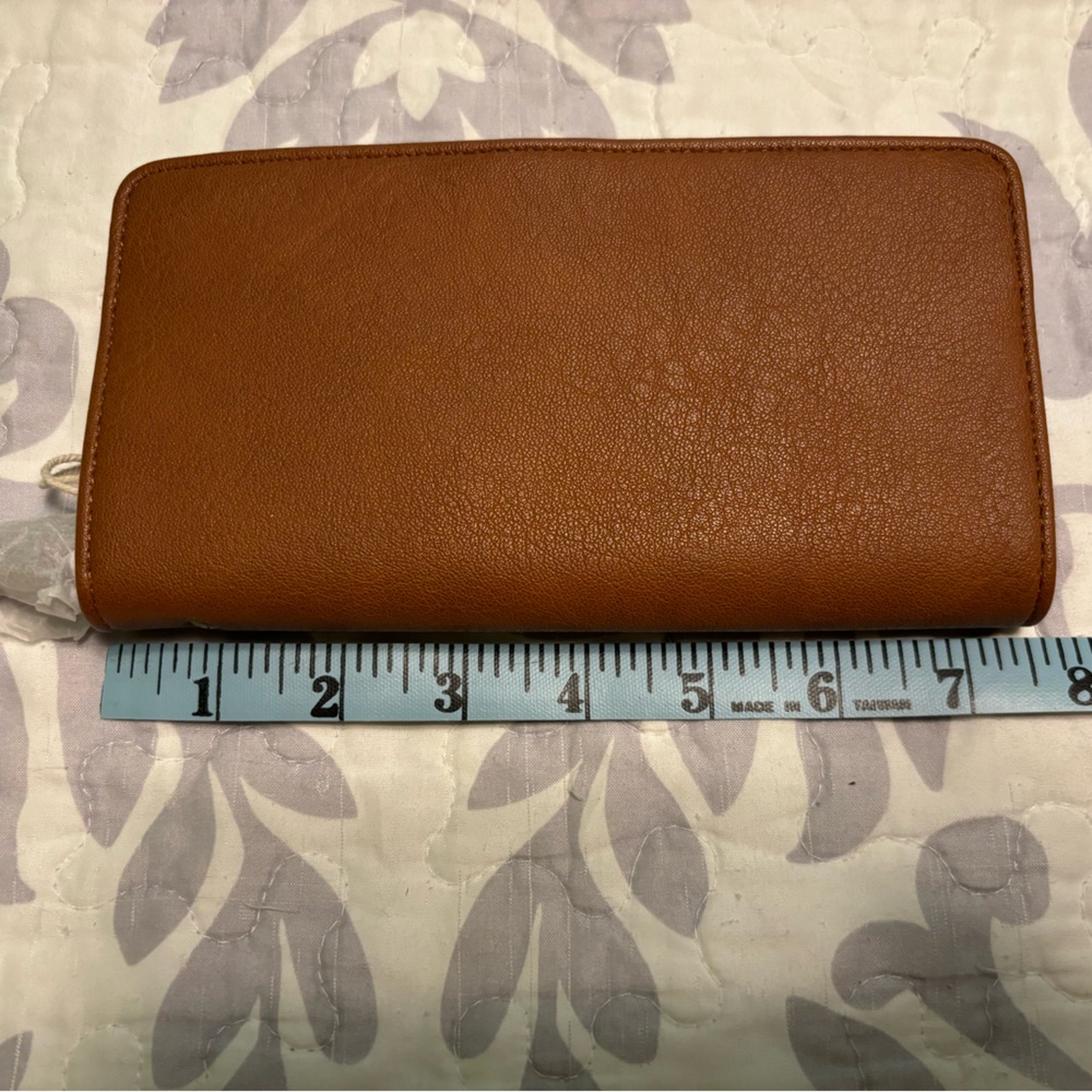 Universal Thread tan wristlet wallet - Picture 7 of 7